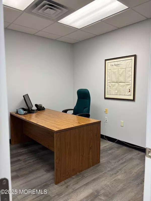 Manahawkin, NJ 08050,1155 Route 72 #A