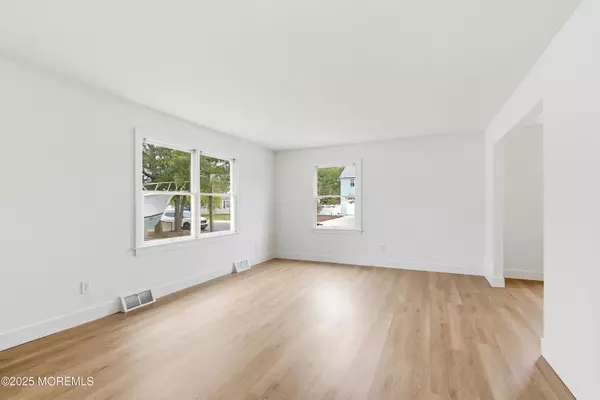 Toms River, NJ 08753,294 Jill Court