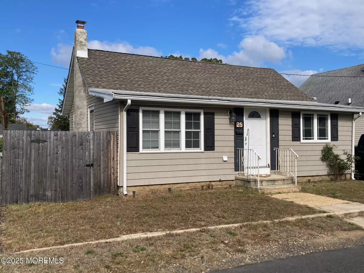 Hazlet, NJ 07734,25 Hart Street