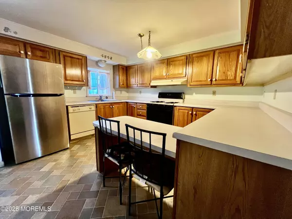 Manchester, NJ 08759,915 Oak Ridge Terrace