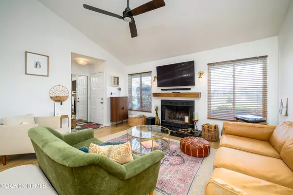 Red Bank, NJ 07701,83 Tower Hill Drive