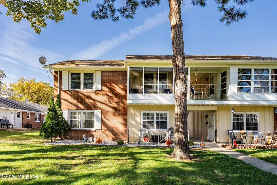 44 Cambridge Court #2007, Lakewood, NJ 08701