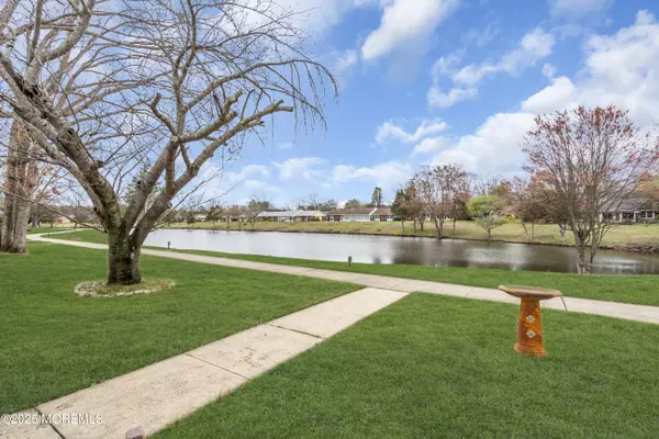 Lakewood, NJ 08701,402 Picardy Court #B