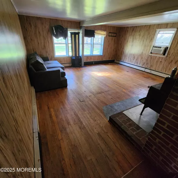 Toms River, NJ 08753,348 Cedar Grove Road