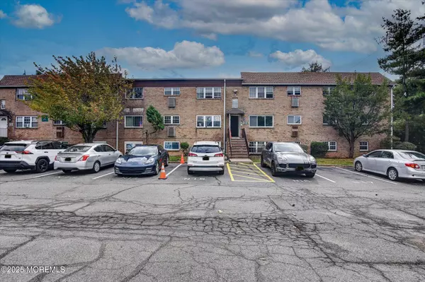 Edison, NJ 08817,491 College Drive #491