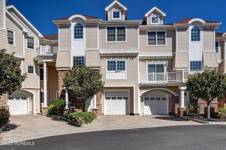 205 Gateway Court, Union Beach, NJ 07735