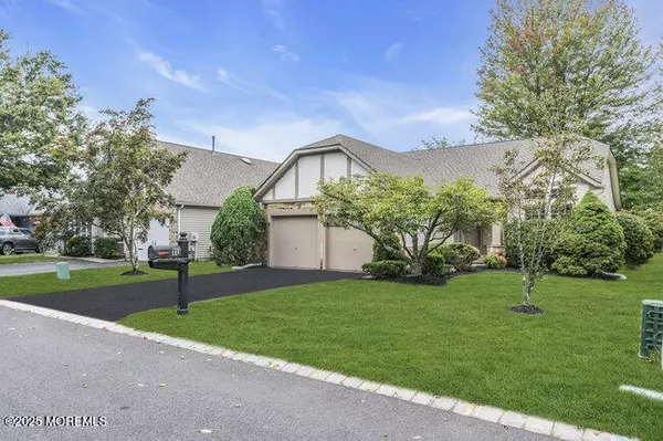 11 Sedgwick Square, Jackson, NJ 08527