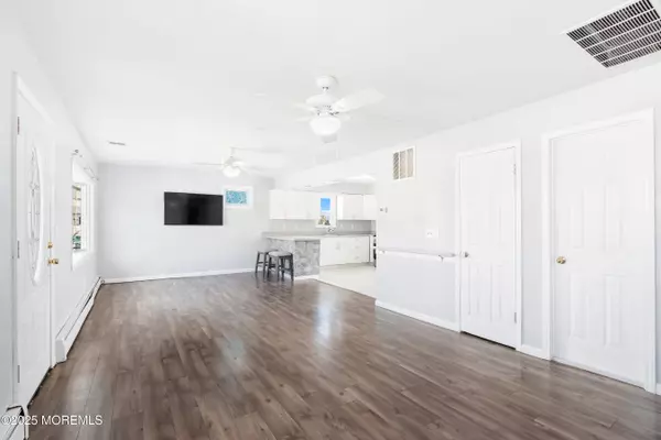 Lanoka Harbor, NJ 08734,1006 Painter Point