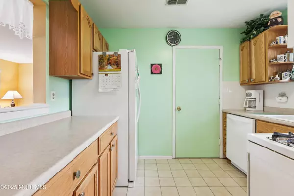 Old Bridge, NJ 08857,97 Neilly Court #97