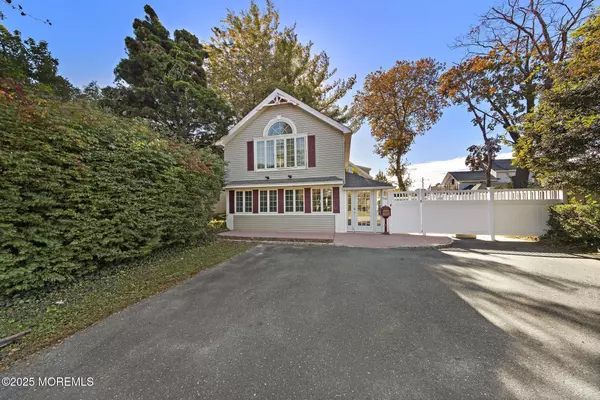 Brielle, NJ 08730,549 Woodland Avenue