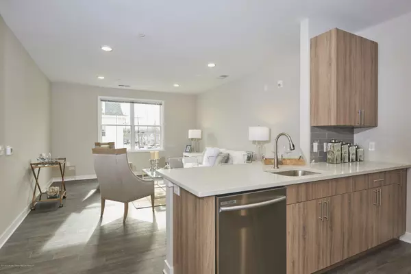 Red Bank, NJ 07701,92 Drs James Parker Boulevard #407