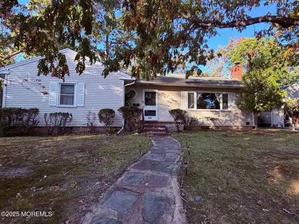 271 Jerome Avenue, Oakhurst, NJ 07755