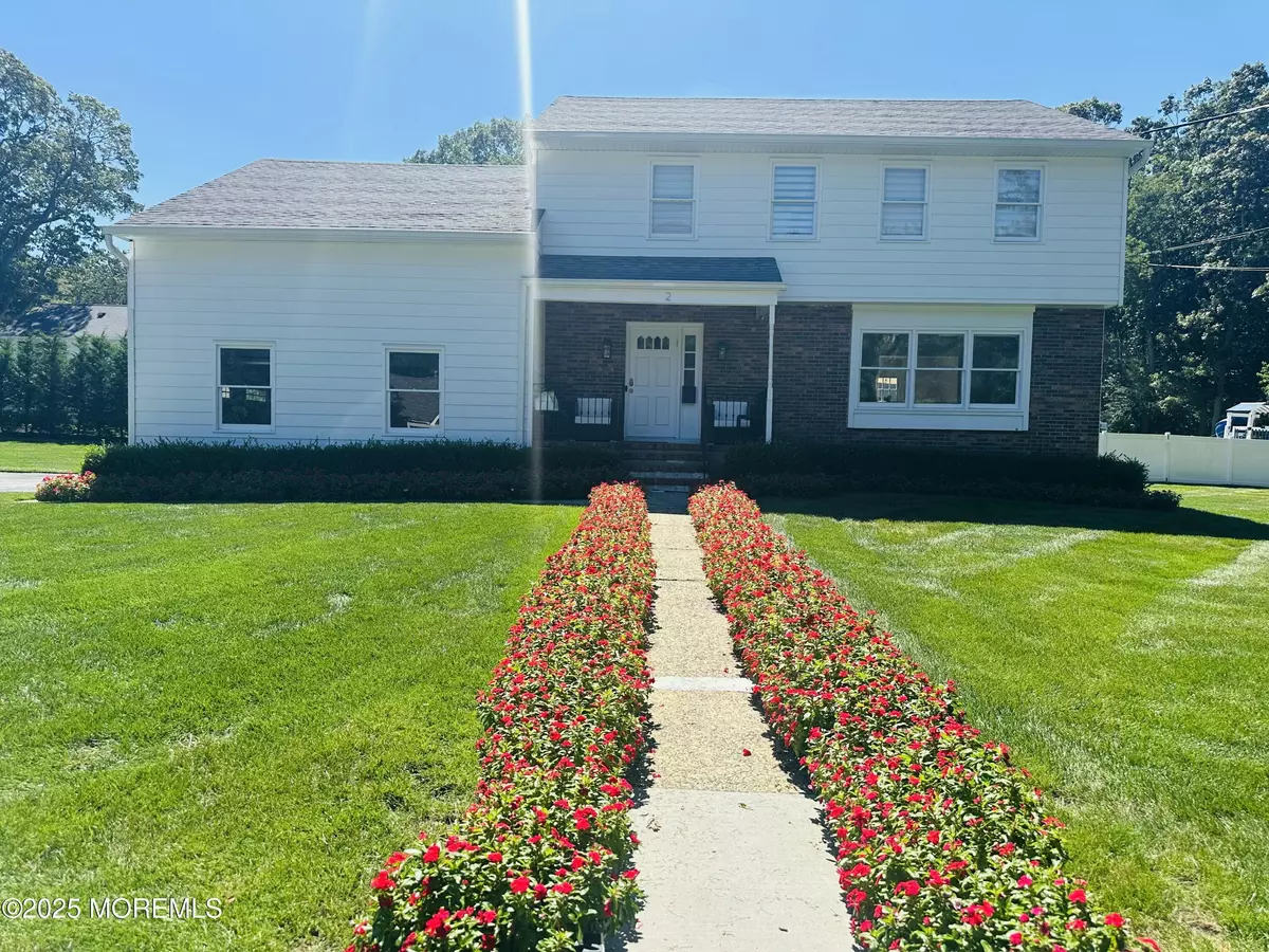 Oakhurst, NJ 07755,2 Campbell Court