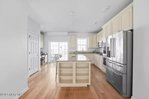 Highlands, NJ 07732,10 Halfmoon Court #1103