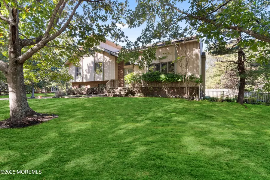 10 Oak Tree Lane, Ocean Twp, NJ 07712