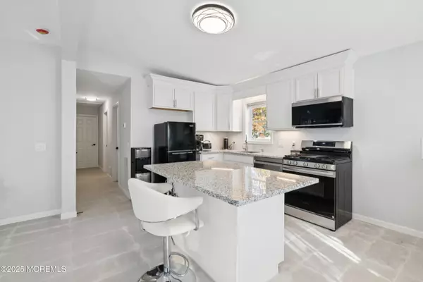 North Brunswick, NJ 08902,1569 Holly Road