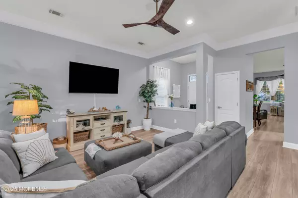 Lakewood, NJ 08701,15 Summerwinds Drive