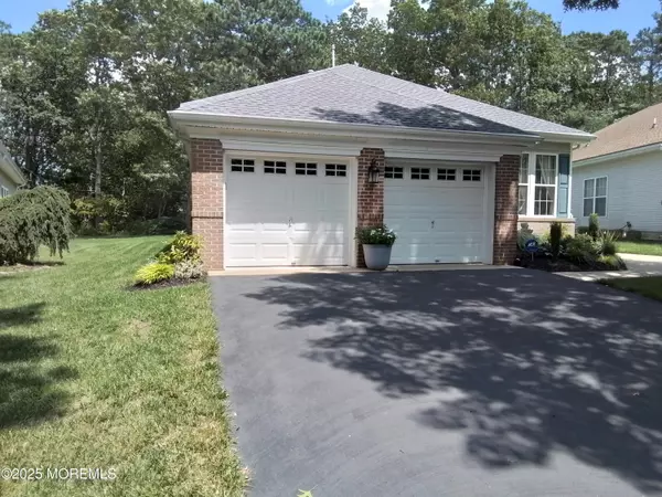 Lakewood, NJ 08701,15 Summerwinds Drive