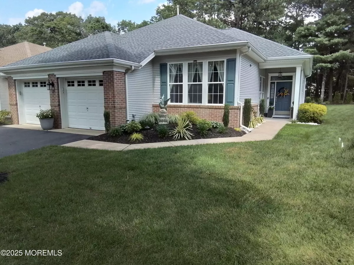 Lakewood, NJ 08701,15 Summerwinds Drive
