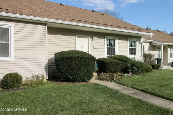 Freehold, NJ 07728,119 Muhlen Platz #E