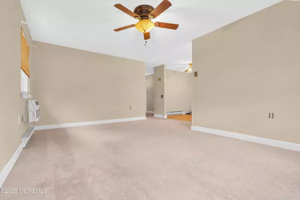 Whiting, NJ 08759,14 Betsy Ross Lane #A