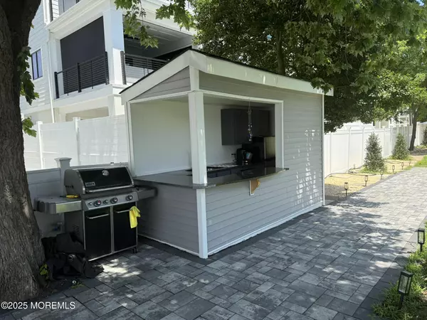 Sea Bright, NJ 07760,244 Ocean Avenue ##1