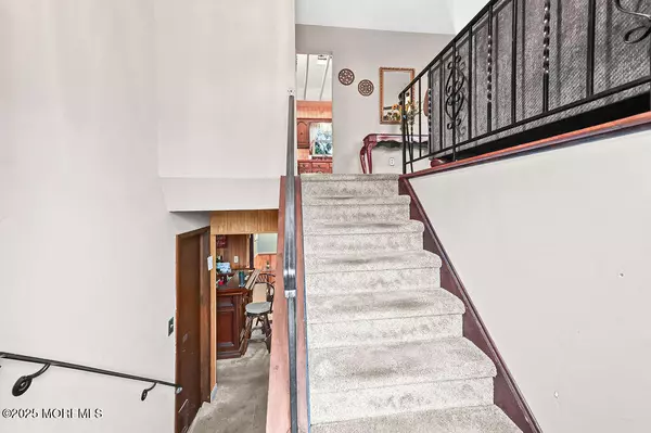 Hazlet, NJ 07730,308 Stone Road