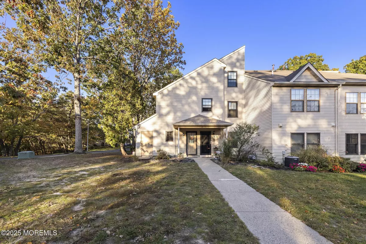 Jackson, NJ 08527,701 Bluebell Drive