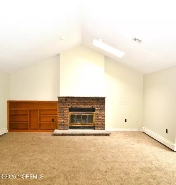 Keyport, NJ 07735,324 Broad Street