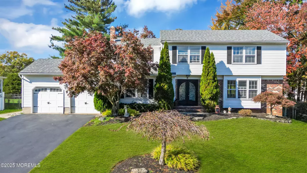 6 Blackfoot Drive, Manalapan, NJ 07726