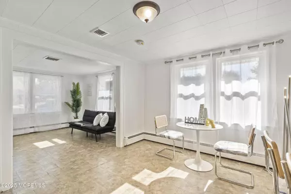 29 Wilson Avenue, Manalapan, NJ 07726