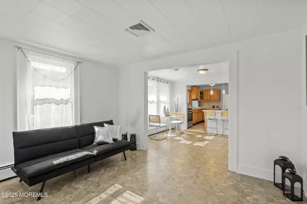 Manalapan, NJ 07726,29 Wilson Avenue