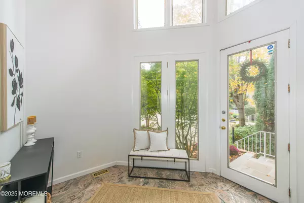 Holmdel, NJ 07733,237 Grand Cypress Court #328