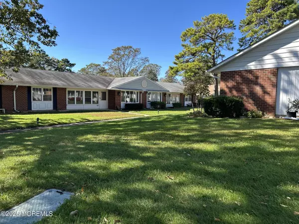 1227 Argyll Circle, Lakewood, NJ 08701