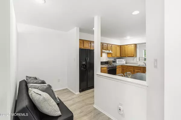 Manalapan, NJ 07726,325 Town Drive