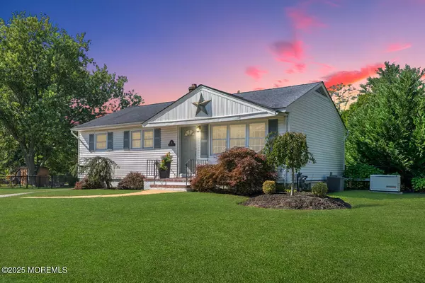 4 Lake Drive, Howell, NJ 07731