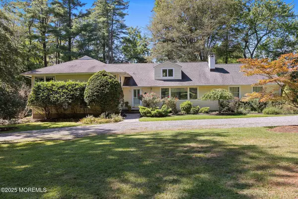 35 Sunnybank Drive, Shrewsbury Boro, NJ 07702
