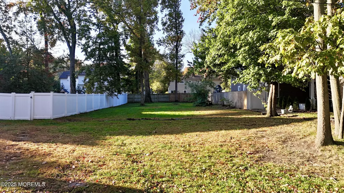 Atlantic Highlands, NJ 07716,125 Oakland Avenue