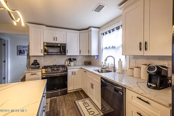 Freehold, NJ 07728,68 W George Street