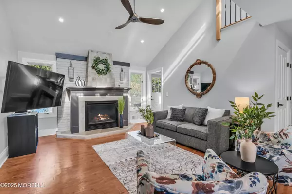 Atlantic Highlands, NJ 07716,90 E Lincoln Avenue