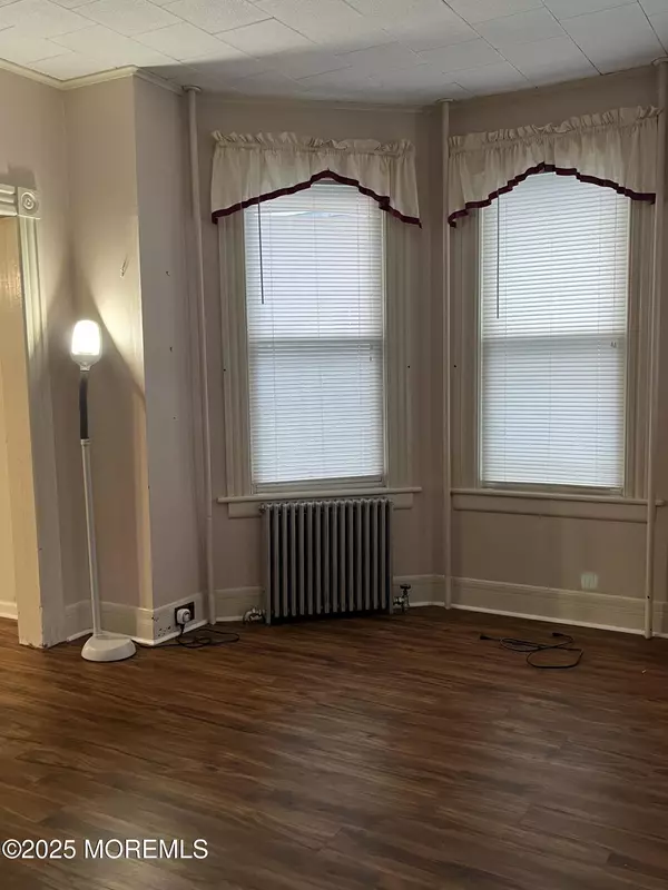 Rumson, NJ 07760,84 Bingham Avenue