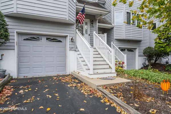 Toms River, NJ 08753,325 Scarlet Court #3205