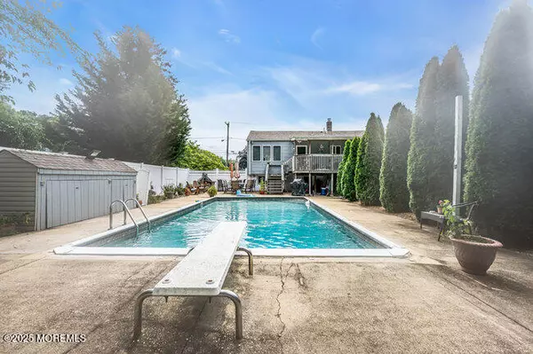 19 Kensington Drive, Howell, NJ 07731