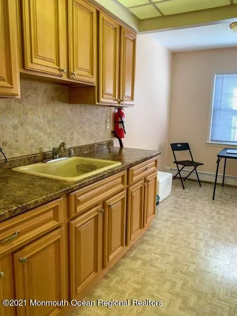 48 Stonehurst Boulevard #E, Freehold, NJ 07728