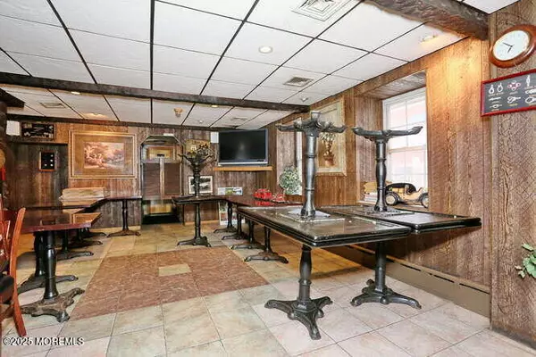 Wyckoff, NJ 07481,625 Wyckoff Avenue #A