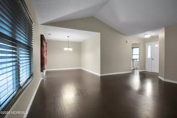 Whiting, NJ 08759,1 Morning Glory Lane