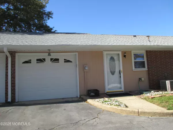 Lakewood, NJ 08701,530 Portsmouth Drive