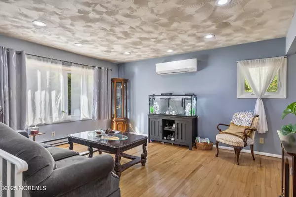 Cream Ridge, NJ 08514,380 E Millstream Road