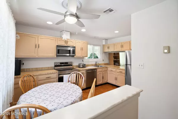 Manalapan, NJ 07726,230 Medford Court #C