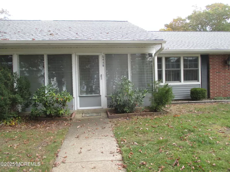 681 New Castle Court, Lakewood, NJ 08701